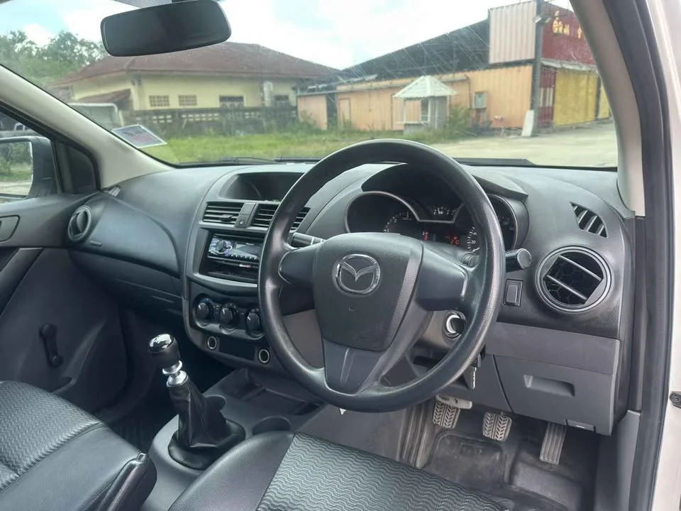 2013 Mazda BT-Series II 2