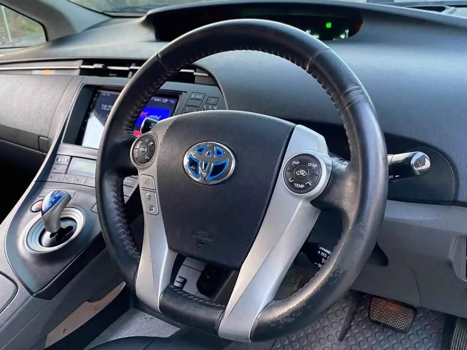 2011 Toyota Prius III 2