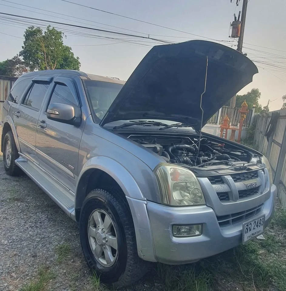 2005 Isuzu MU-7 3