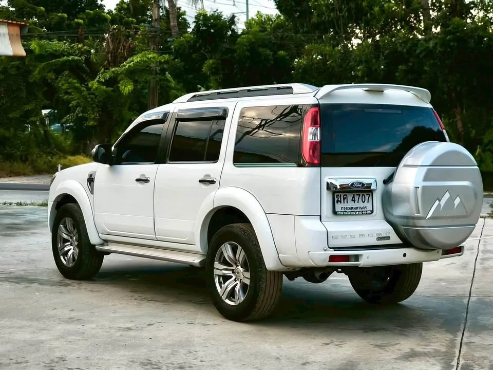2011 Ford Everest I 2