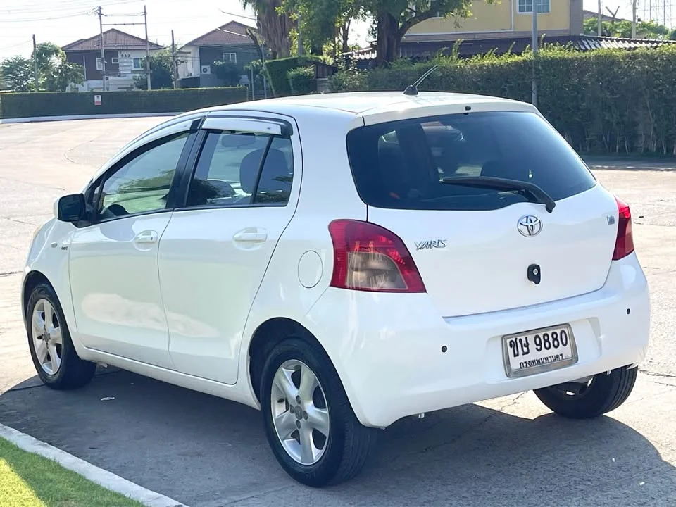 2007 Toyota Yaris II 2