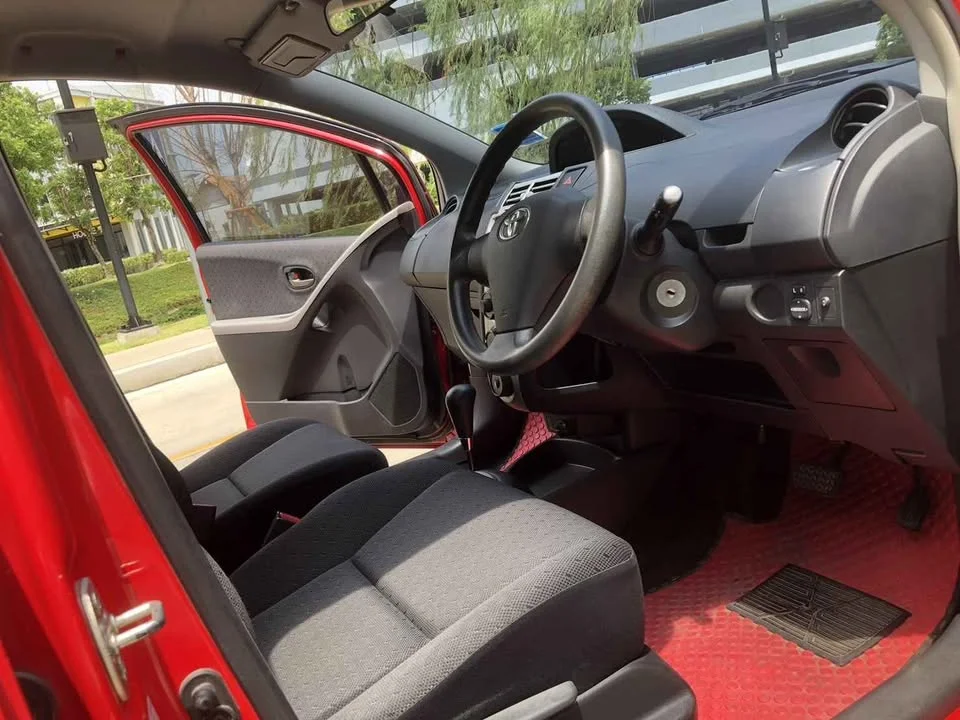 2012 Toyota Yaris II 3