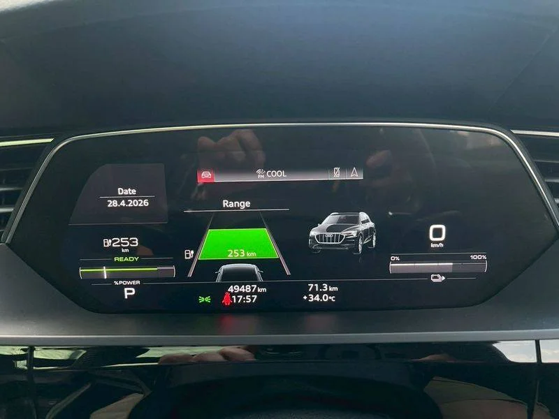 2021 Audi Q8 e-tron 2