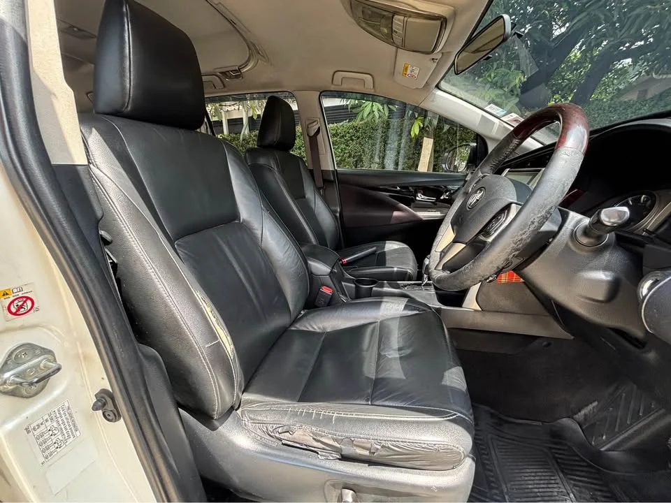 2017 Toyota Innova II 2
