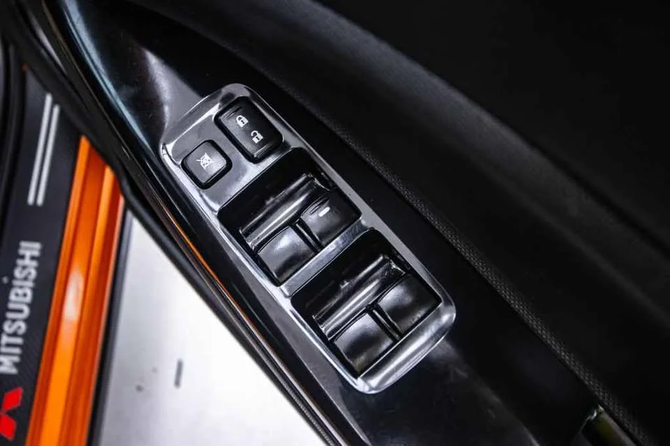 2018 Mitsubishi Mirage VI 3