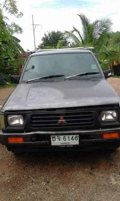 Mitsubishi Triton II 3