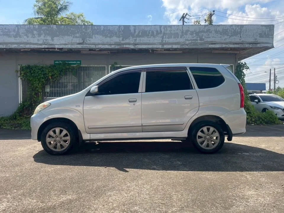 2011 Toyota Avanza I 2