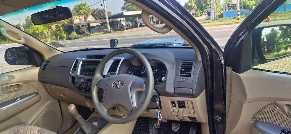 2013 Toyota Hilux VII 3