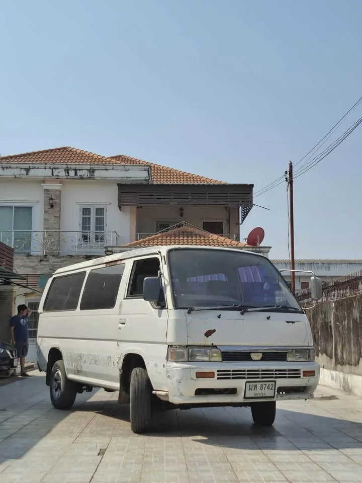 1992 Nissan Urvan IV (E24) 3