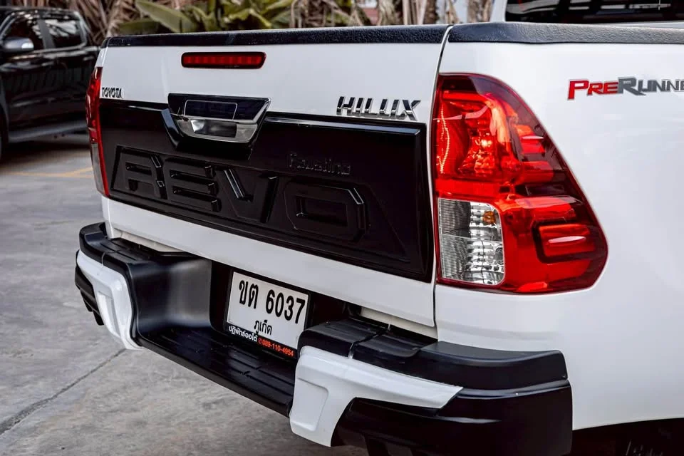2019 Toyota Hilux VIII 2