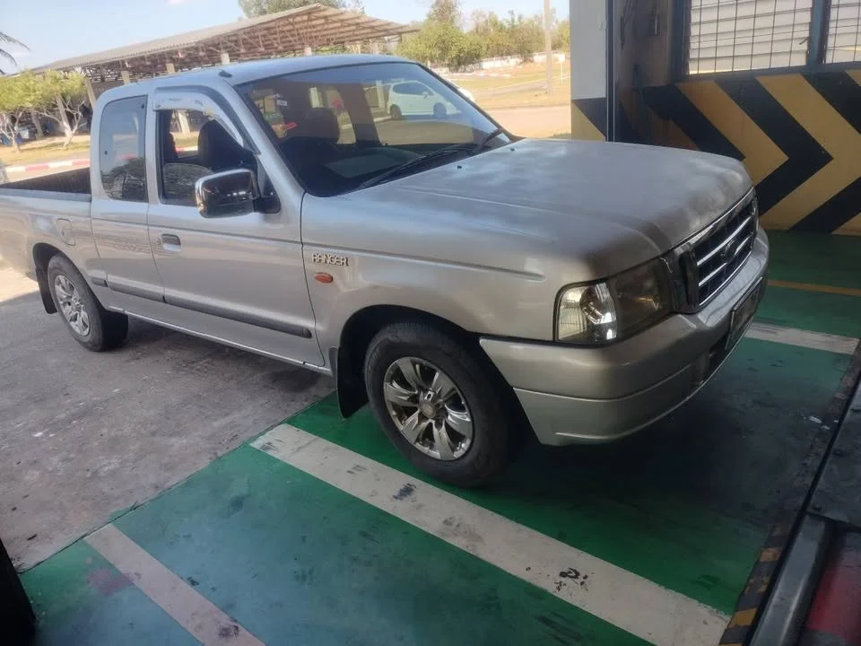 2003 Mazda 2500 Fighter V 2