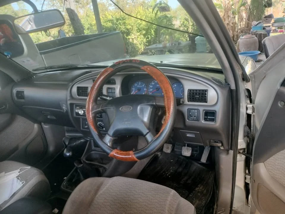2003 Mazda 2500 Fighter V 3