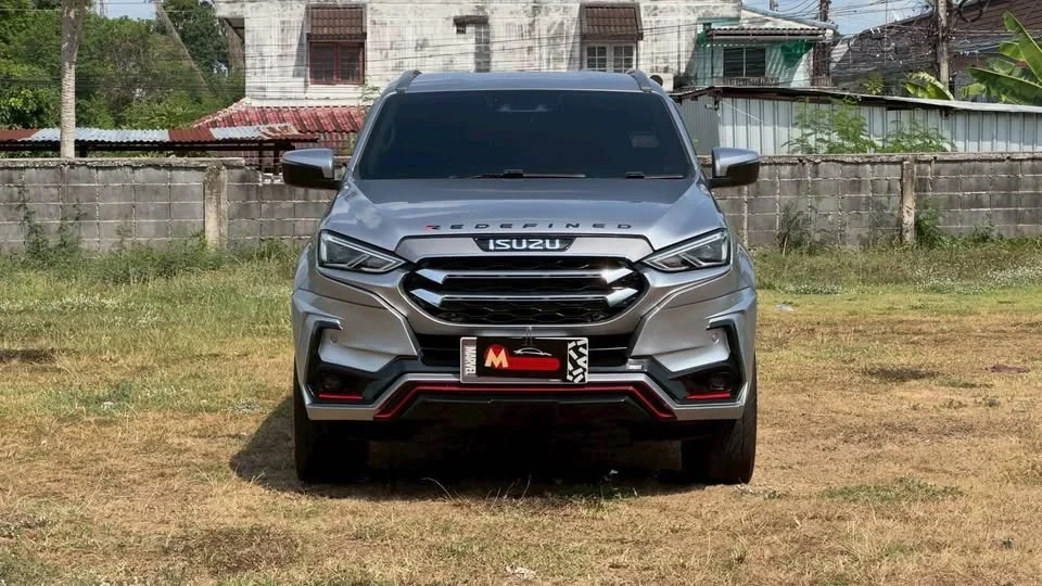 2022 Isuzu MU-X II 2