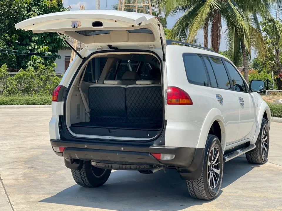 2010 Mitsubishi Pajero Sport II 2