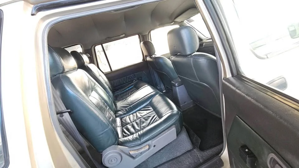 2000 Nissan Frontier I 2