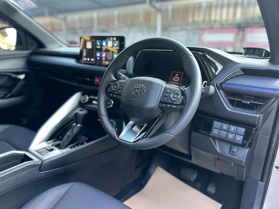 2025 Toyota Yaris Cross AC200 2