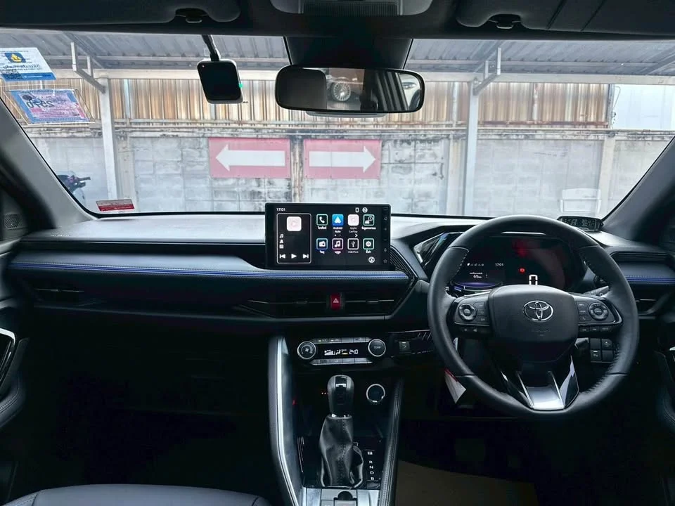 2025 Toyota Yaris Cross AC200 2