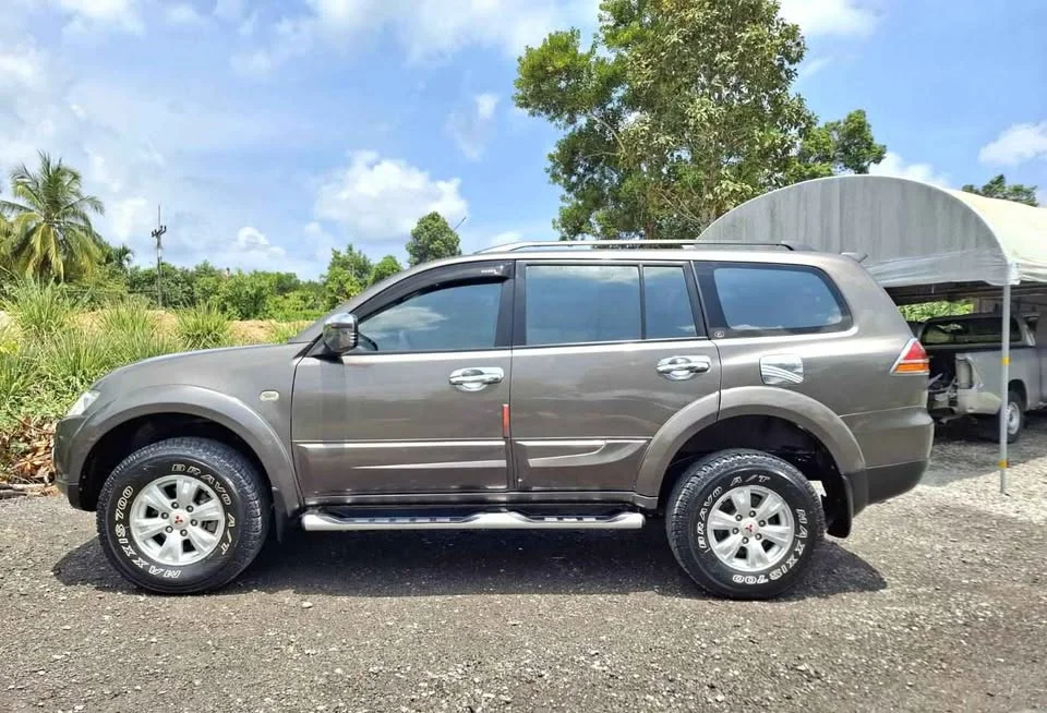 2011 Mitsubishi Pajero Sport II 2