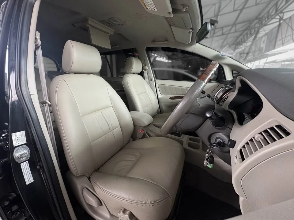 2014 Toyota Innova I 2