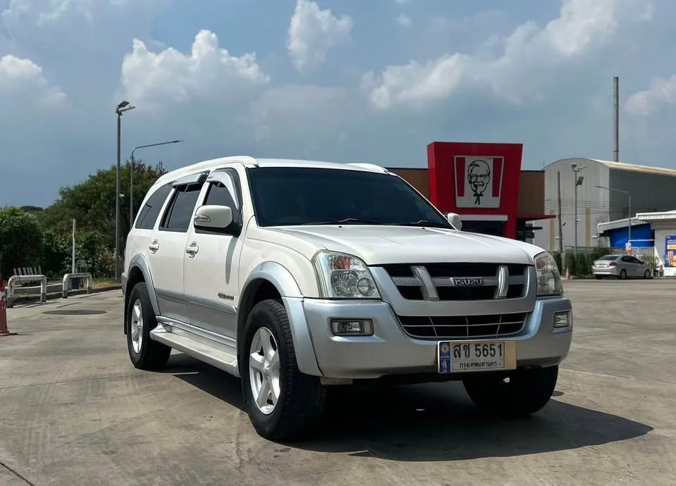 2005 Isuzu MU-7 2