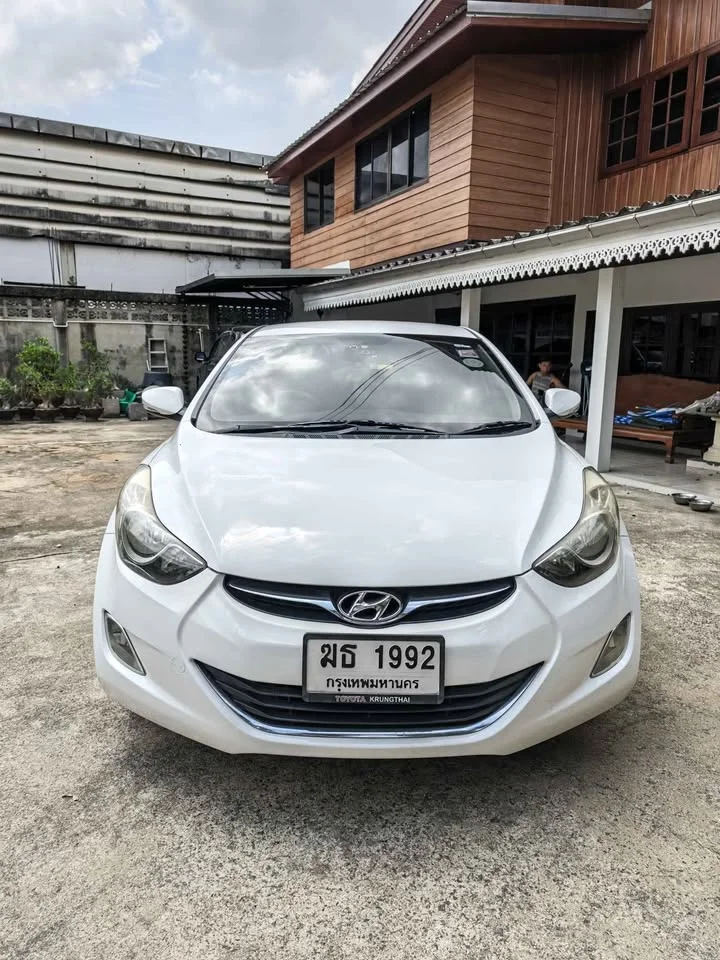 2011 Hyundai Elantra V 2