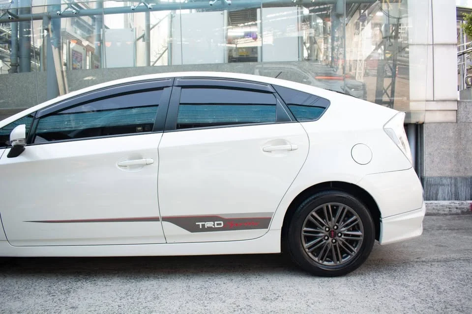 2013 Toyota Prius III 2