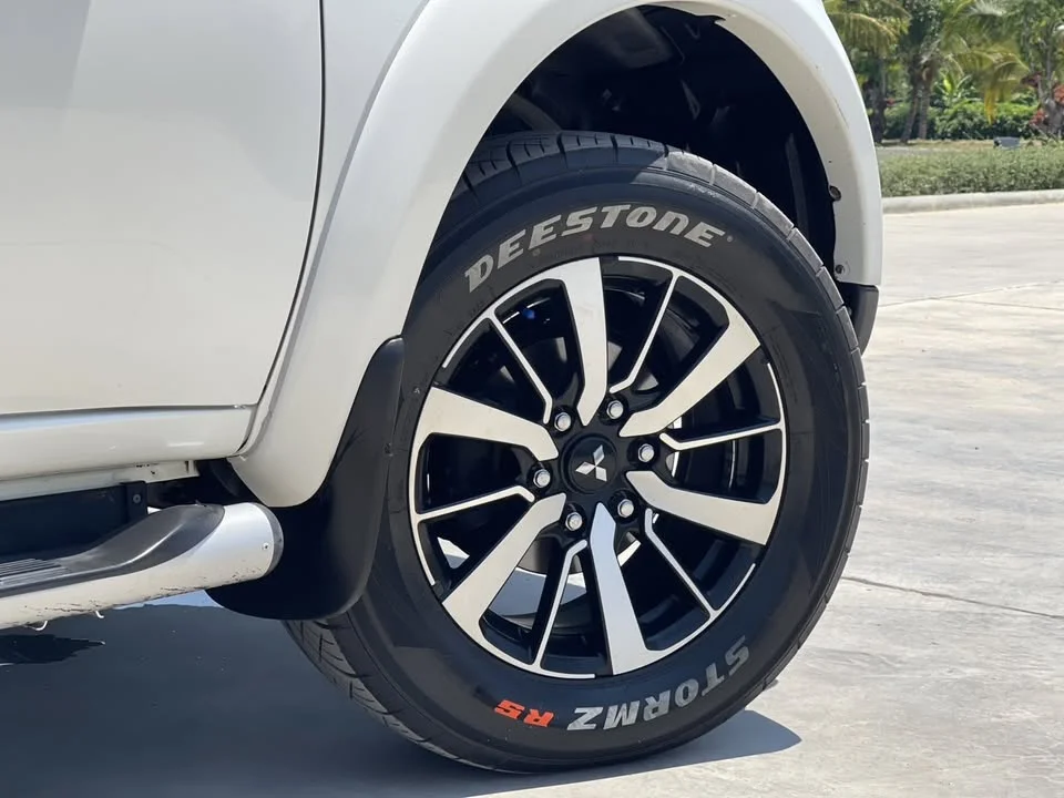 2010 Mitsubishi Pajero Sport II 3