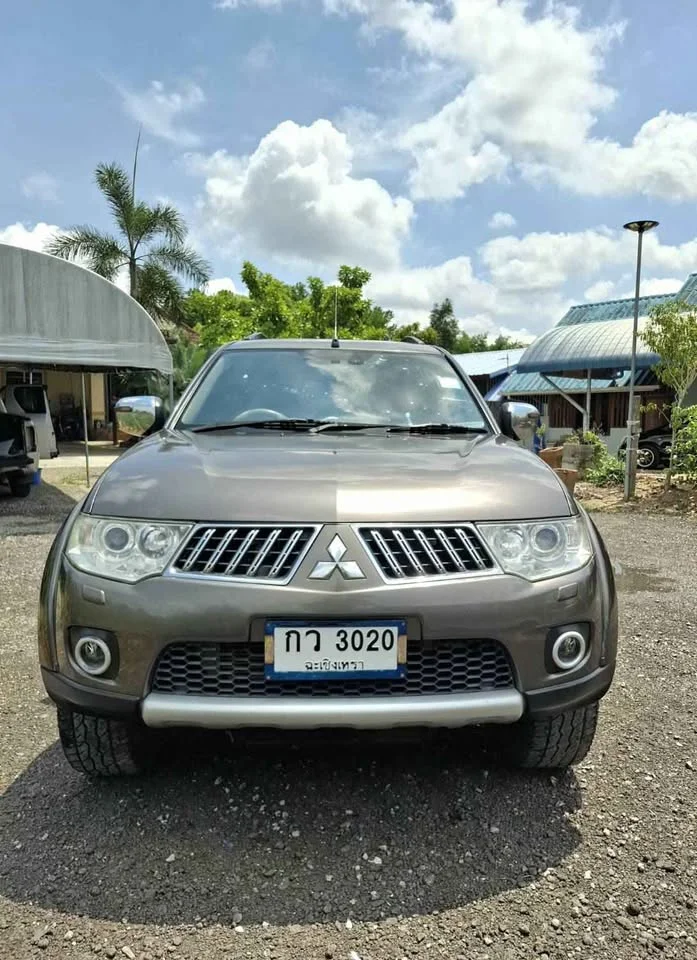 2011 Mitsubishi Pajero Sport II 2