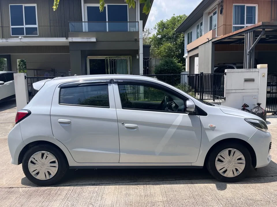 2020 Mitsubishi Mirage VI 3