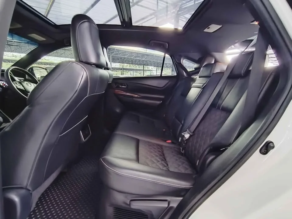 2014 Toyota Harrier III 2