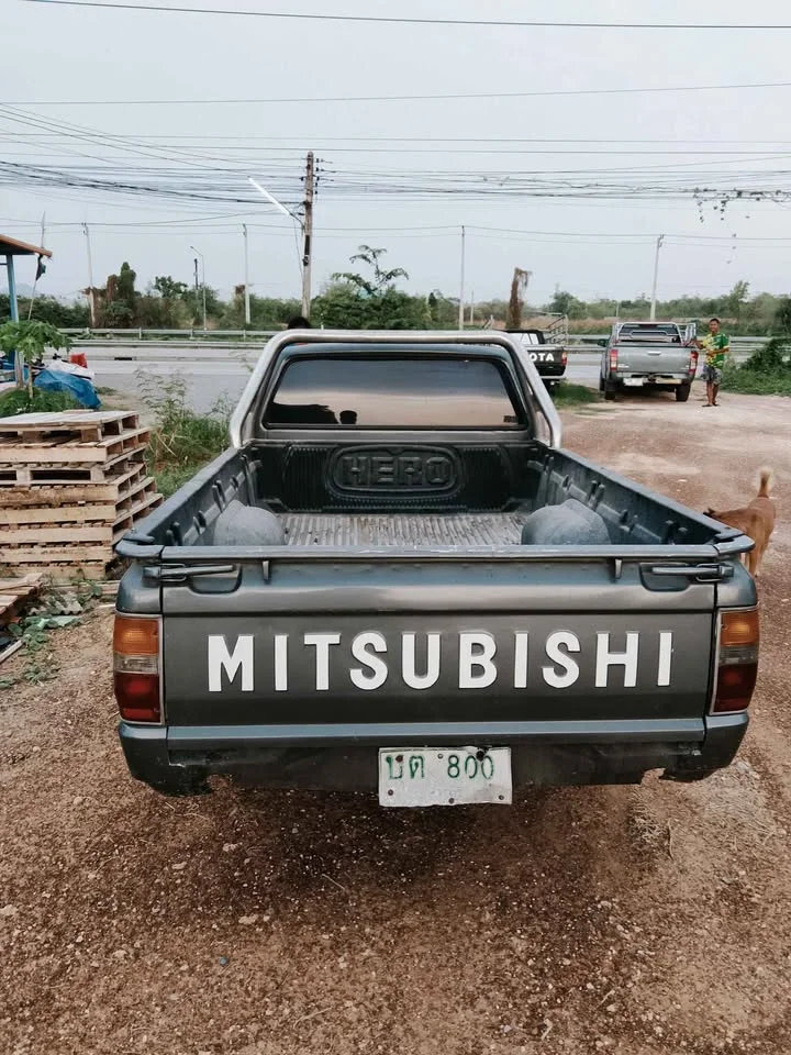 2023 Mitsubishi Triton II 3