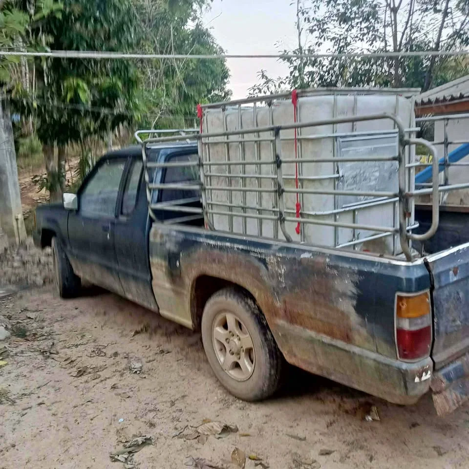 1990 Mitsubishi Triton II 2