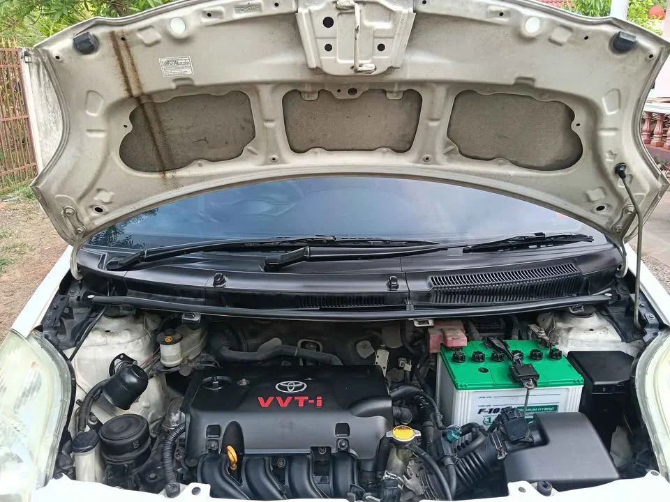 2008 Toyota Yaris II 2