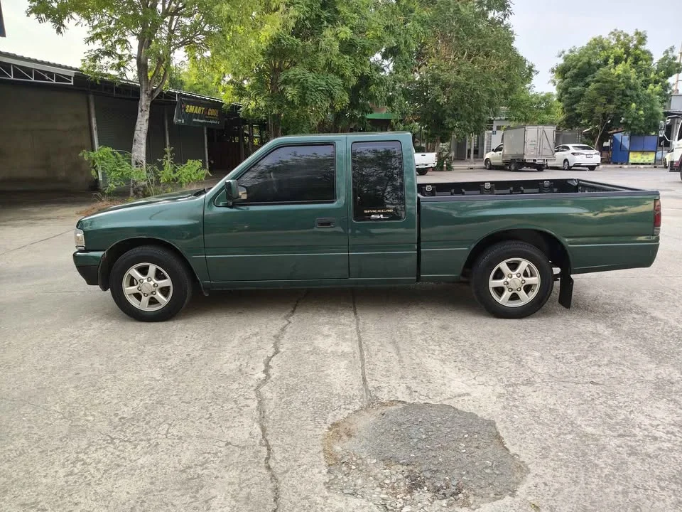 1995 Isuzu TFR III 2