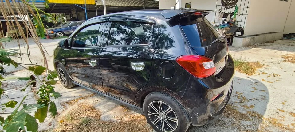 2016 Mitsubishi Mirage VI 3