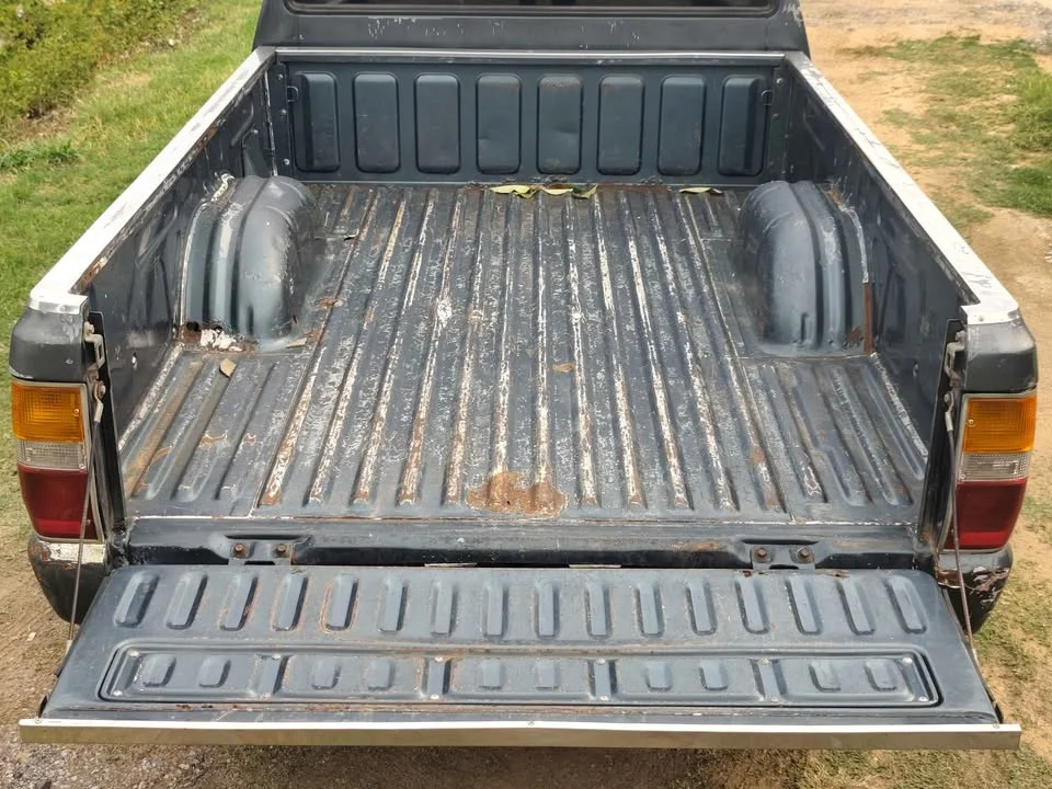 1995 Mitsubishi Triton II 3