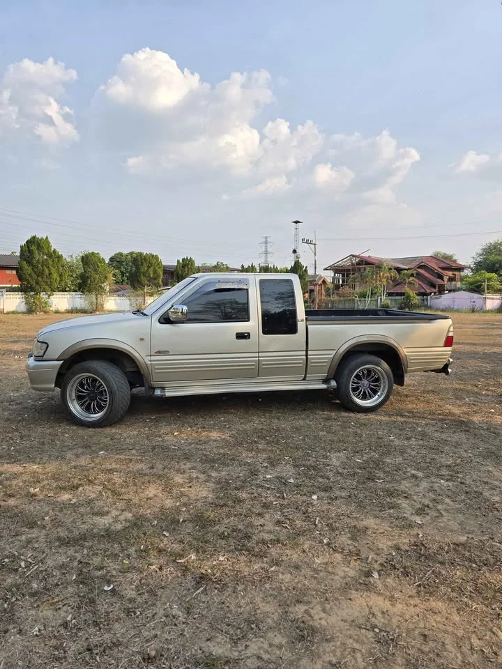 2001 Isuzu Faster Dragon Eyes III 3