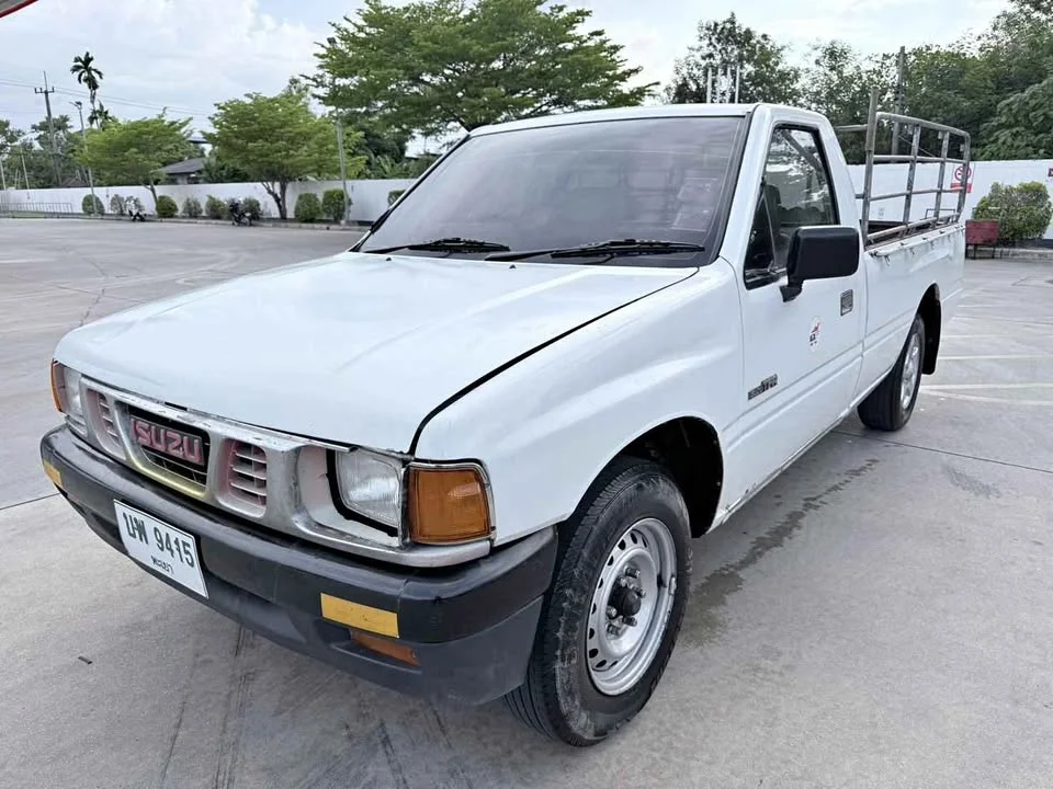 1990 Isuzu TFR III 3