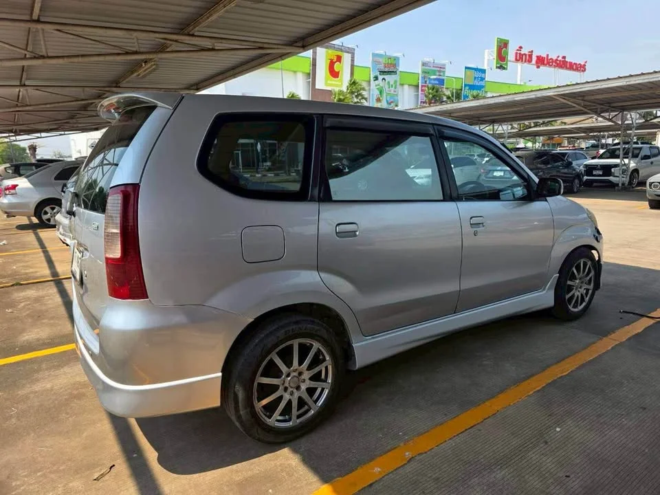 2005 Toyota Avanza I 3