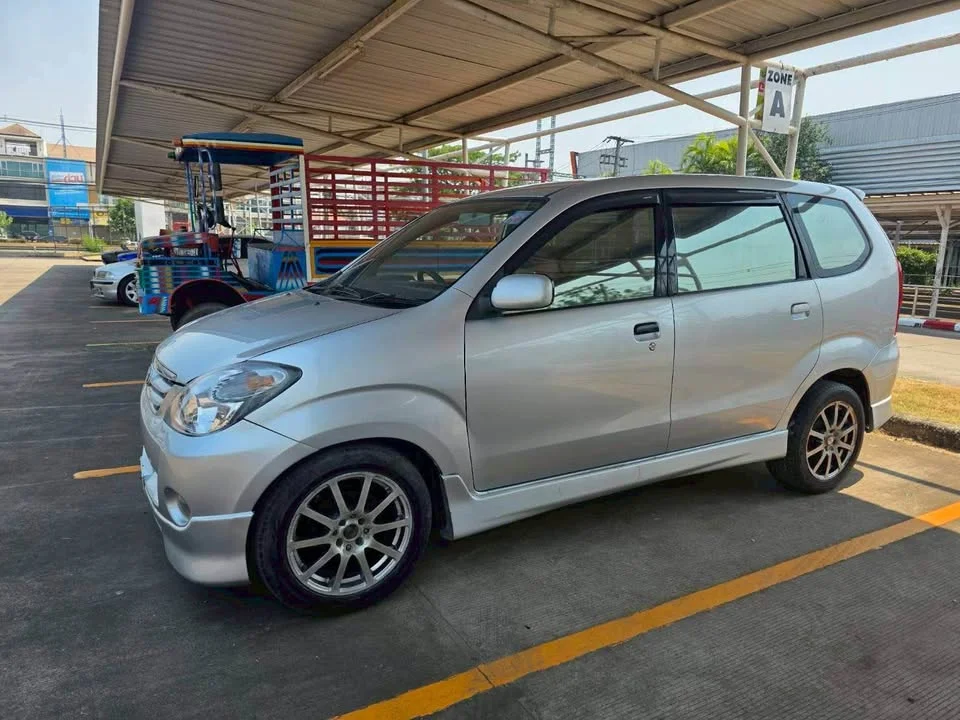 2005 Toyota Avanza I 2