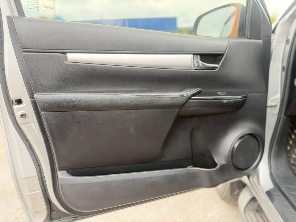 2018 Toyota Hilux VIII 2