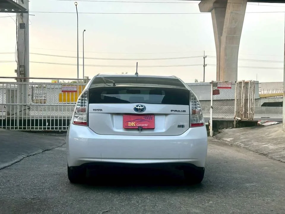 2011 Toyota Prius III 3