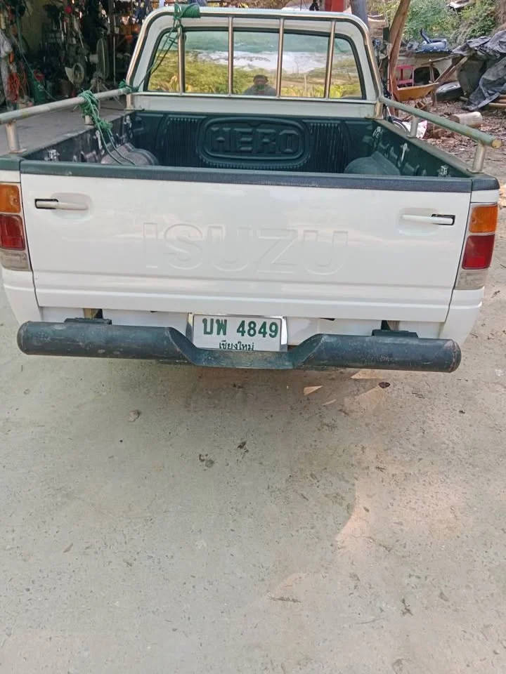 1989 Isuzu TFR III 2