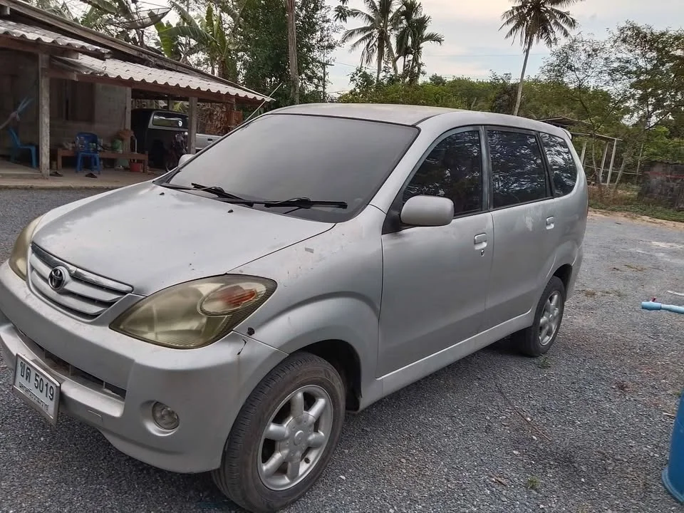 2003 Toyota Avanza I 3