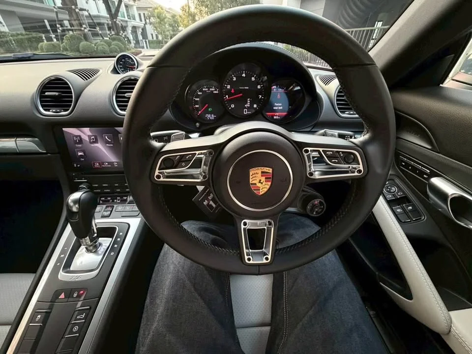 2017 Porsche 718 Boxster and Cayman IV 2