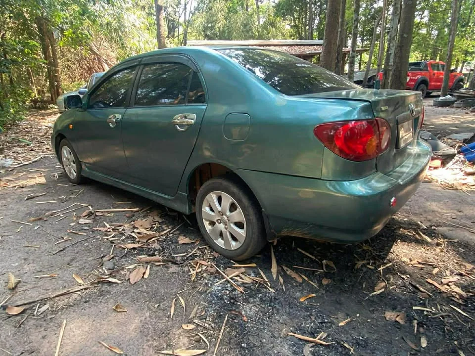 Toyota Corolla Altis IX (E120) 2