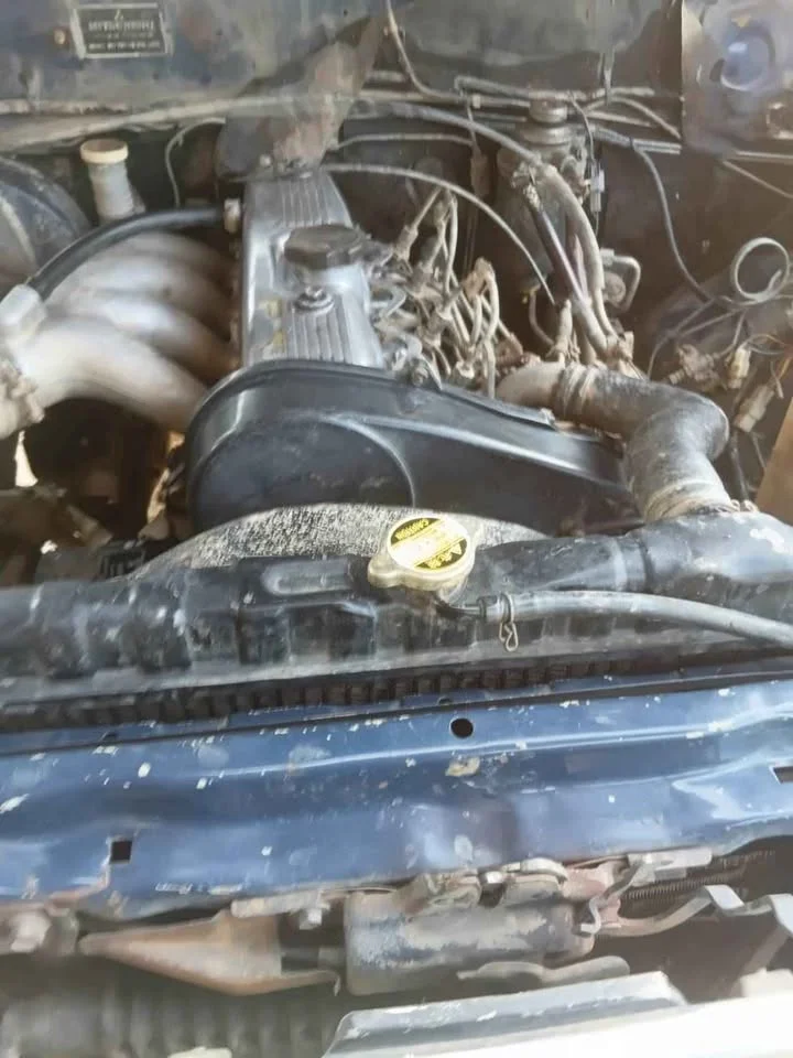 1982 Mitsubishi Triton II 3