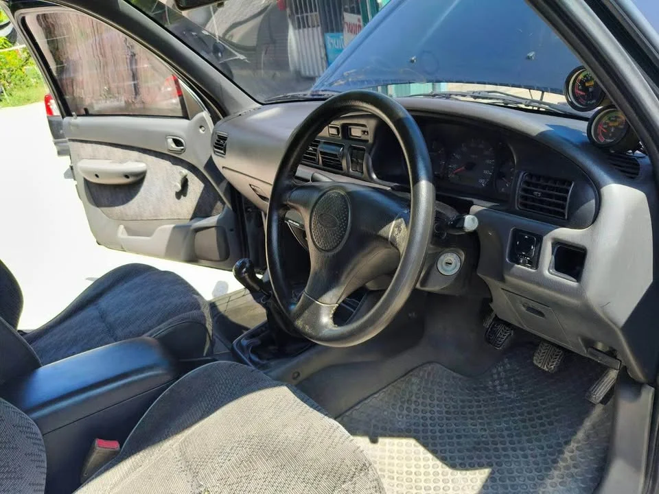 2002 Mazda 2500 Fighter V 2