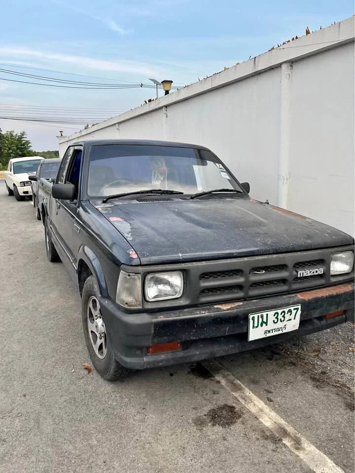 1980 Mazda B2500 IV 3