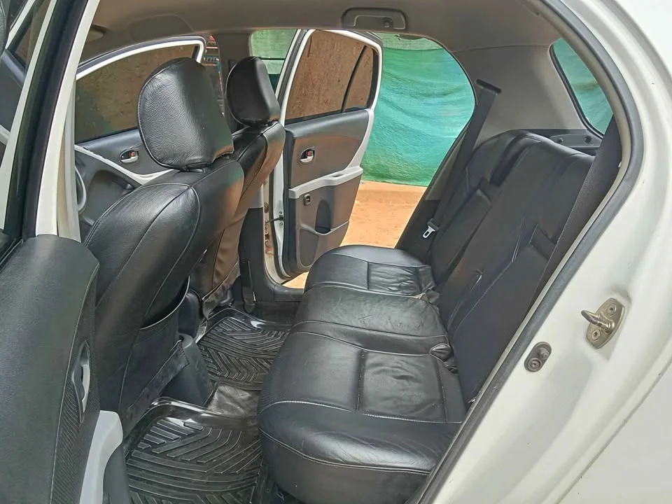 2006 Toyota Yaris II 2